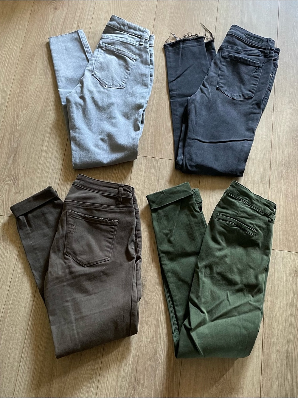 Lot of 4 Skinny Jeans - Green and Gray